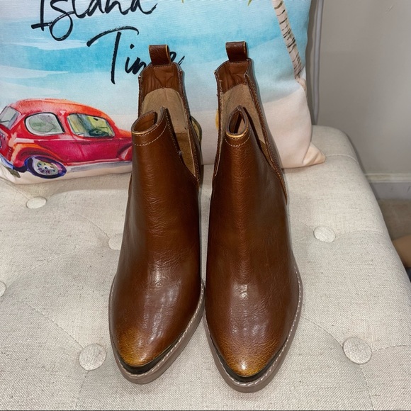 Not Rated Women's For My Peeps Faux Leather Almond Toe Heeled Ankle Boot - Picture 4 of 14